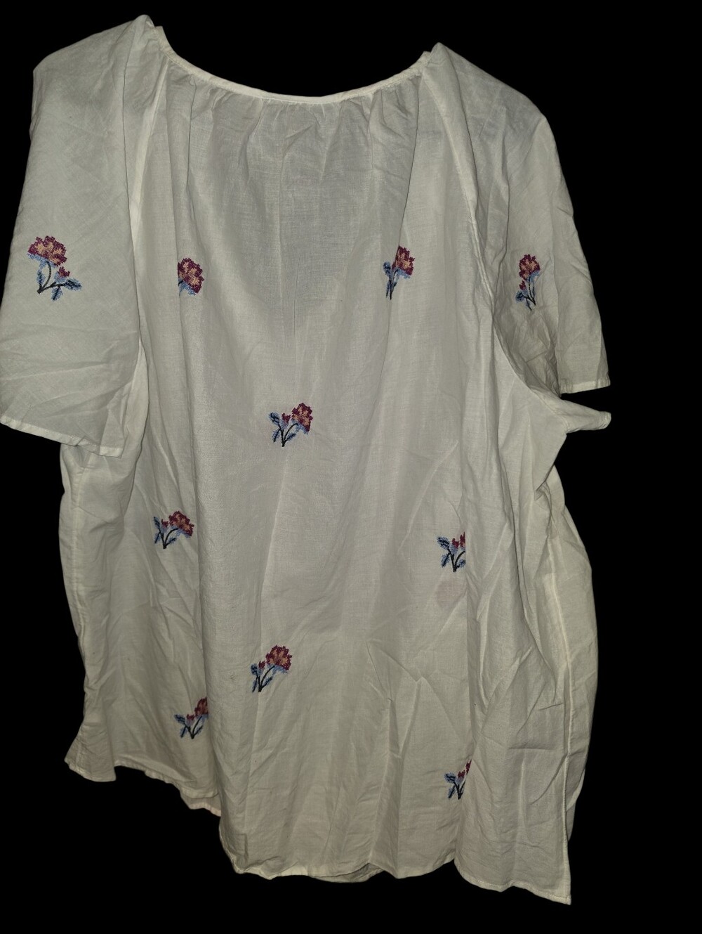 Lane Bryant Women's Size 22 White Shirt With Embroidered Flowers 100% Cotton - Picture 3 of 4
